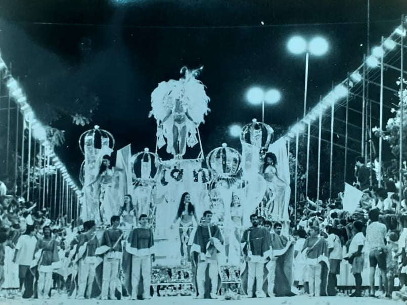 Muitos Carnavais: documentário