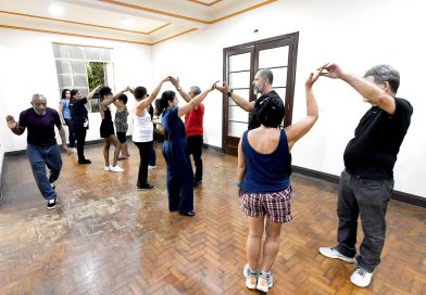 Portuguesinha e Teatro Padre Bento oferecem aulas abertas com diversos gêneros de dança a partir de 24/2