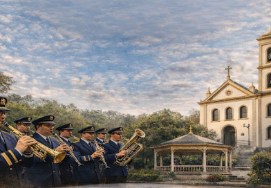 Representação da Banda Lira de Guarulhos em frente a igreja histórica simbolizando o patrimônio cultural e memória da cidade